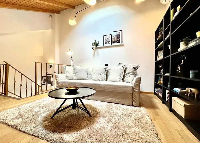 Blue Nest Apartment *