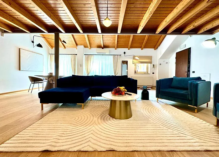 Blue Nest Apartment *